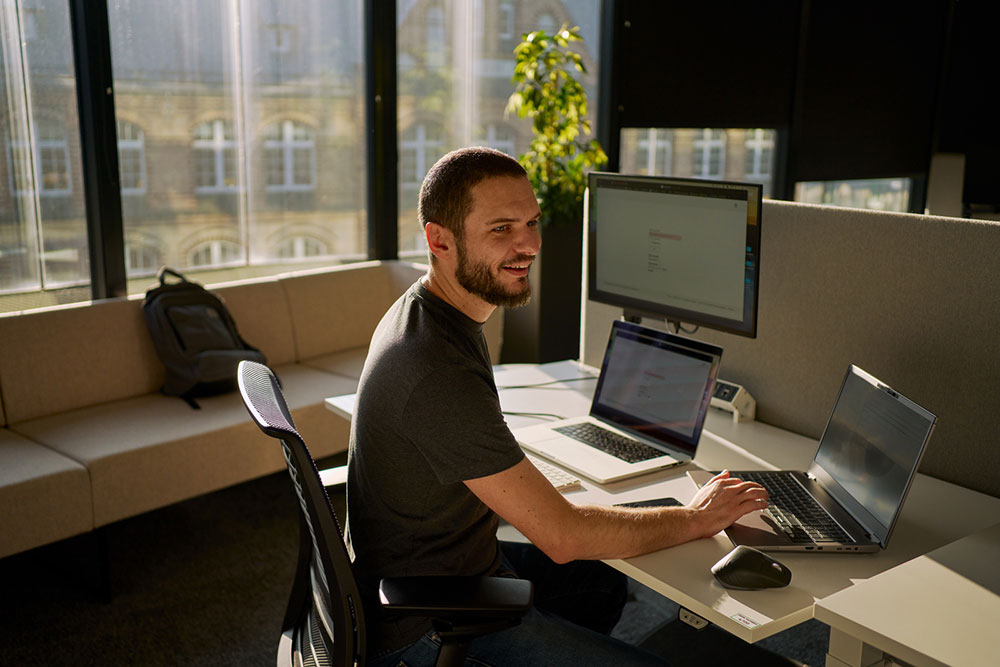 HPE202509190201_1600_0_72_RGB HPE202509190201_1600_0_72_RGB